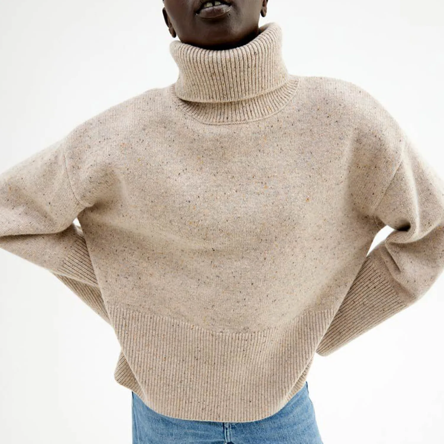 oversized_hoyhalset_strik_0-10.webp New Oversized Hoyhalset Strikkegenser Dame Loungewear